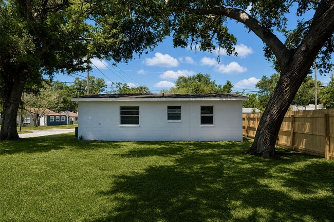 Building Photo - 3 Bedroom, 1 Bathroom Home for Rent in Largo!