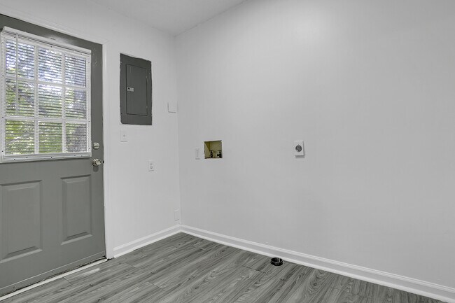 Building Photo - 103 Wylie Ct