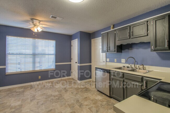 Building Photo - 117 Brenton Ct