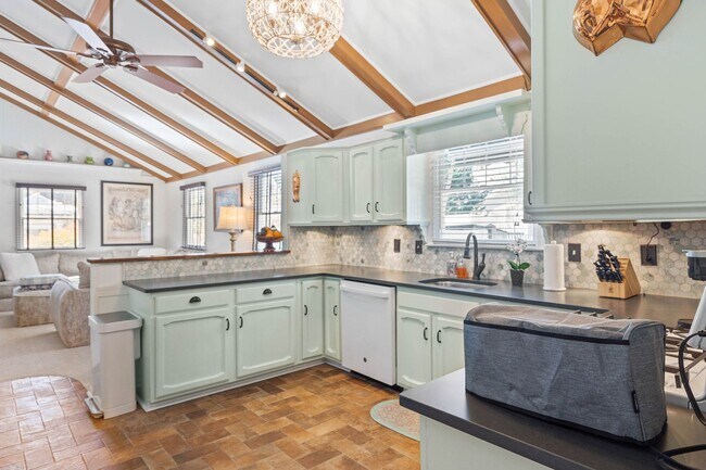 Building Photo - Unfurnished Year-Round Rental with Private Pool in Rehoboth Beach Yacht & Country Club