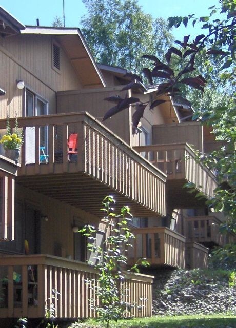 Building Photo - 724 E 76th Ave