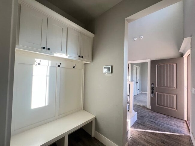 Building Photo - 3212 Hayven Cir