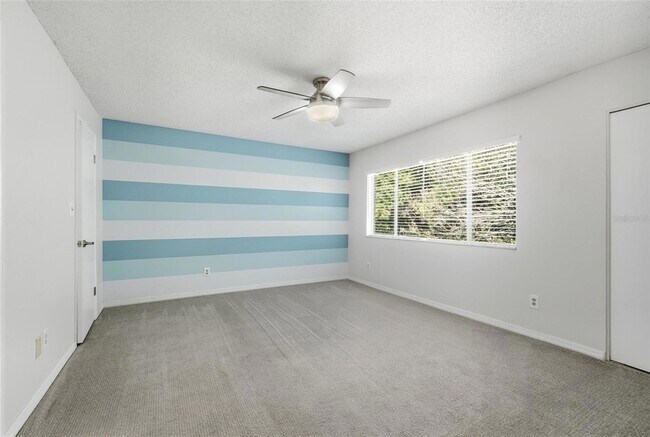 Building Photo - 525 Oak Haven Dr