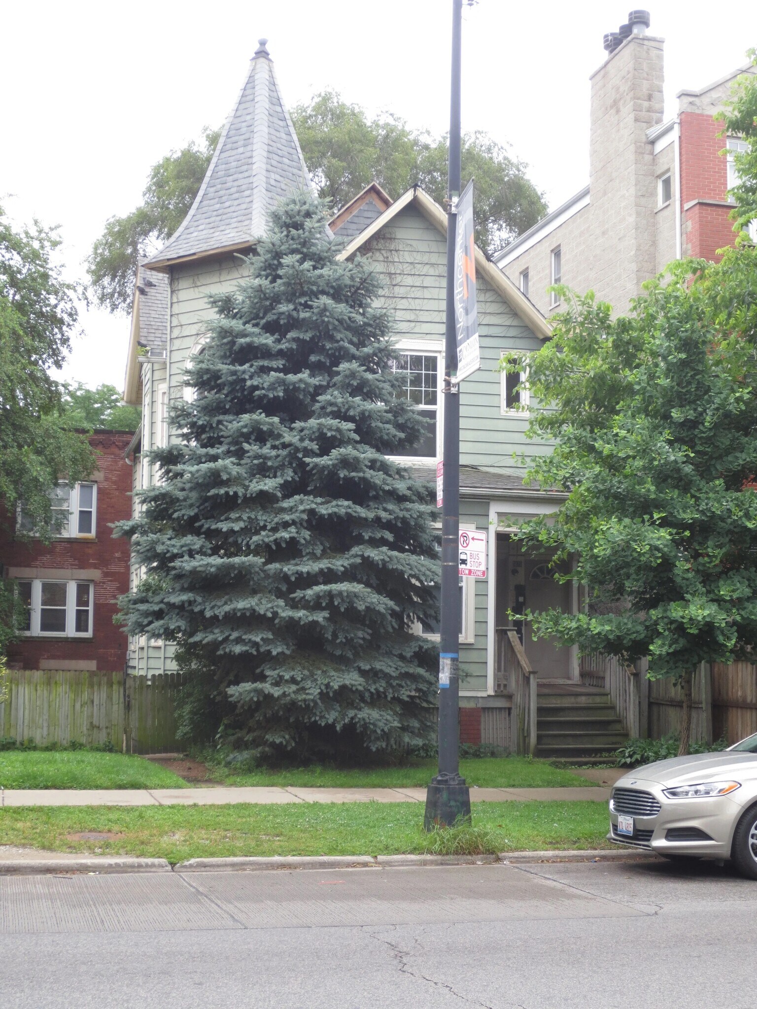 Building Photo - 1825 W Addison St