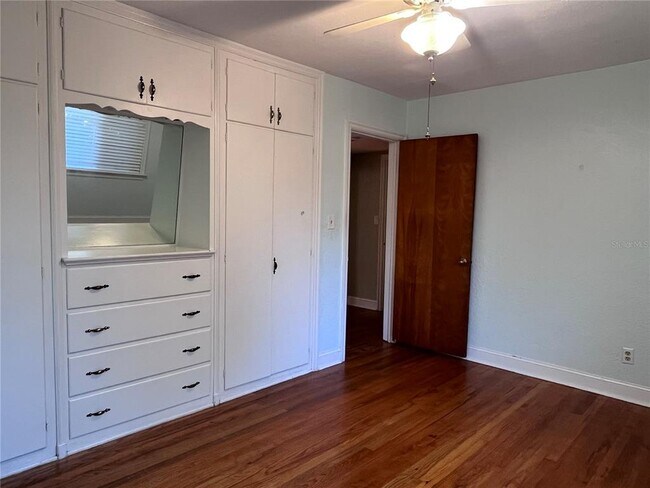 Building Photo - 12 S University Cir