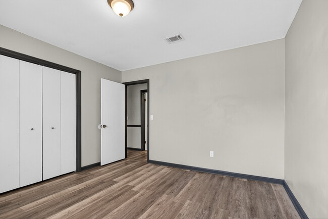 Building Photo - 314 Nottingham Way