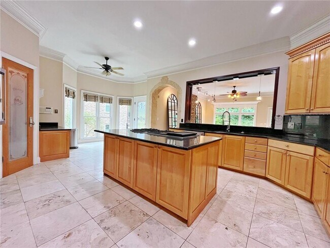 Building Photo - 6709 Wooded Cove Ct