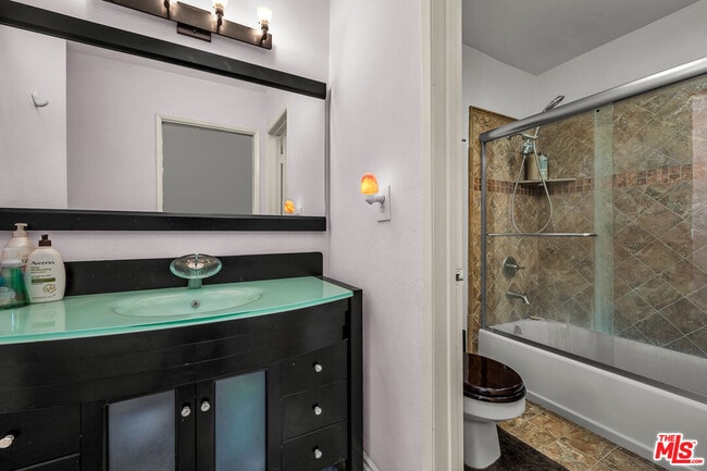 Building Photo - 5334 Lindley Ave