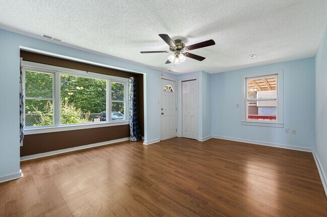 Building Photo - 513 Hiawassee Ave