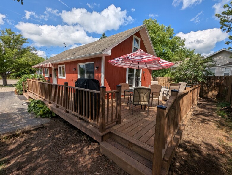 Building Photo - 605 Vincent Rd