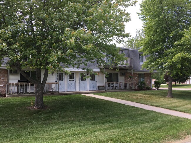 outside front - 313 Humar St