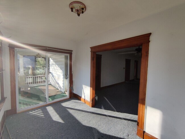 Building Photo - 638-638 Washington Ave