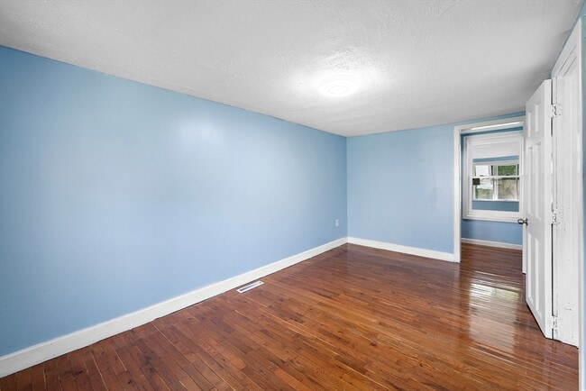 Building Photo - 86 Jackson Ave