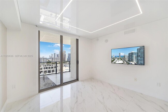 Building Photo - 300 Sunny Isles Blvd