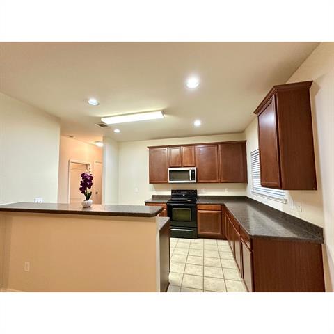 Building Photo - 8649 Star Thistle Dr