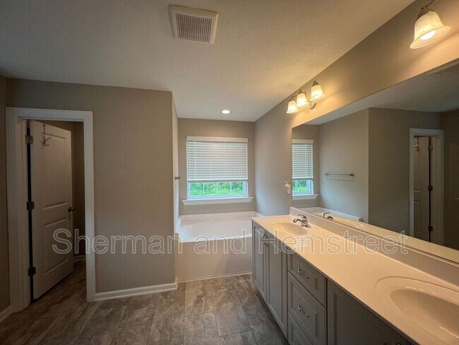 Building Photo - 862 Williford Run Dr