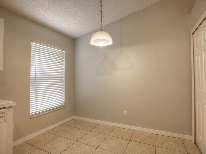 Building Photo - 1316 Whitewood Way