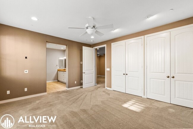 Building Photo - Highly Upgraded 4 Bed, 4.5 Bath Condo Available in Pacific Shores!