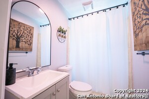 Building Photo - 555 Hansford St