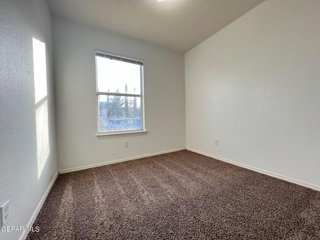 Building Photo - 3500 Tierra Zafiro Dr