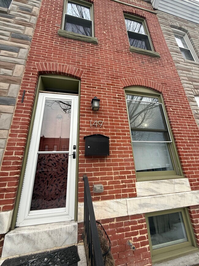 Building Photo - 149 N Potomac St