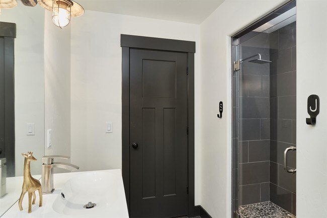 Building Photo - 4035 Cedar Heights Dr