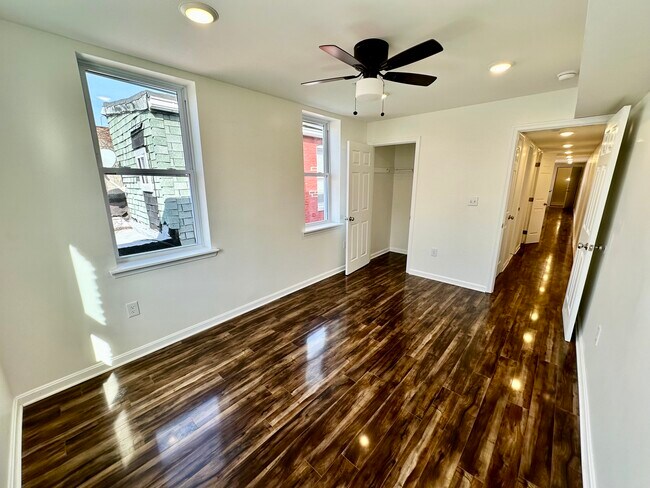 Building Photo - 312 S Eden St