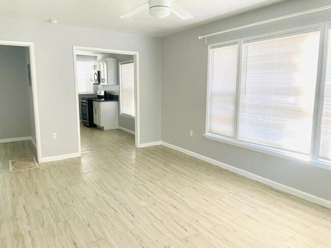 Building Photo - 4477 N Banner Dr