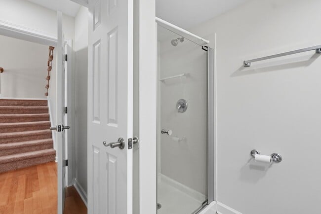 Building Photo - 9221 N Vicksburg Park Ct