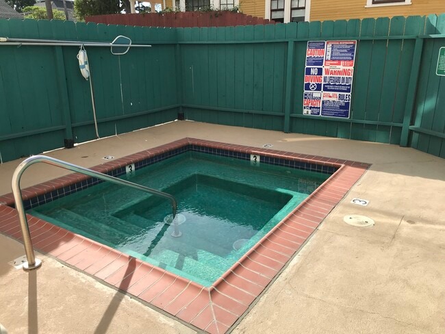 Building Photo - 3606 1st Ave