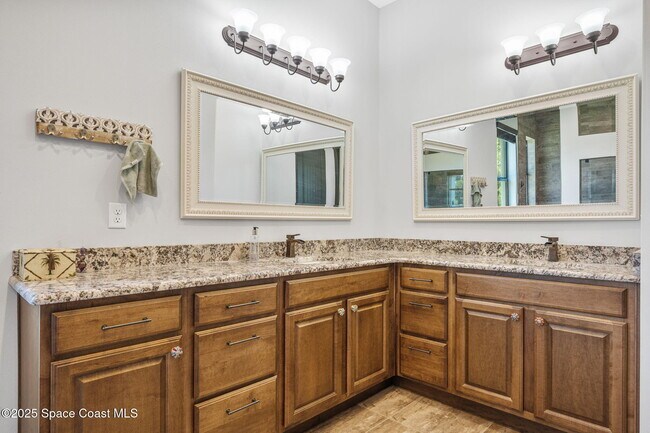 Building Photo - 6725 S Tropical Trail