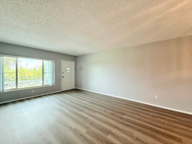 Building Photo - 2455 Finlandia Ln