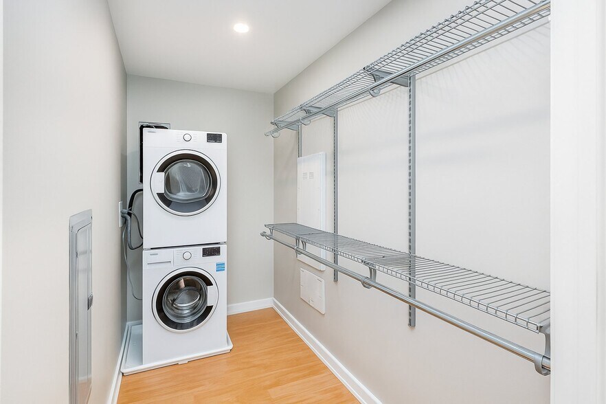 Building Photo - 2210 Wisconsin Ave NW