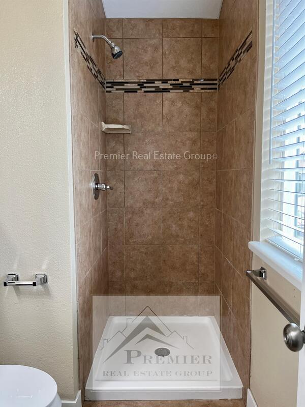 Building Photo - 3466 Foxridge Dr