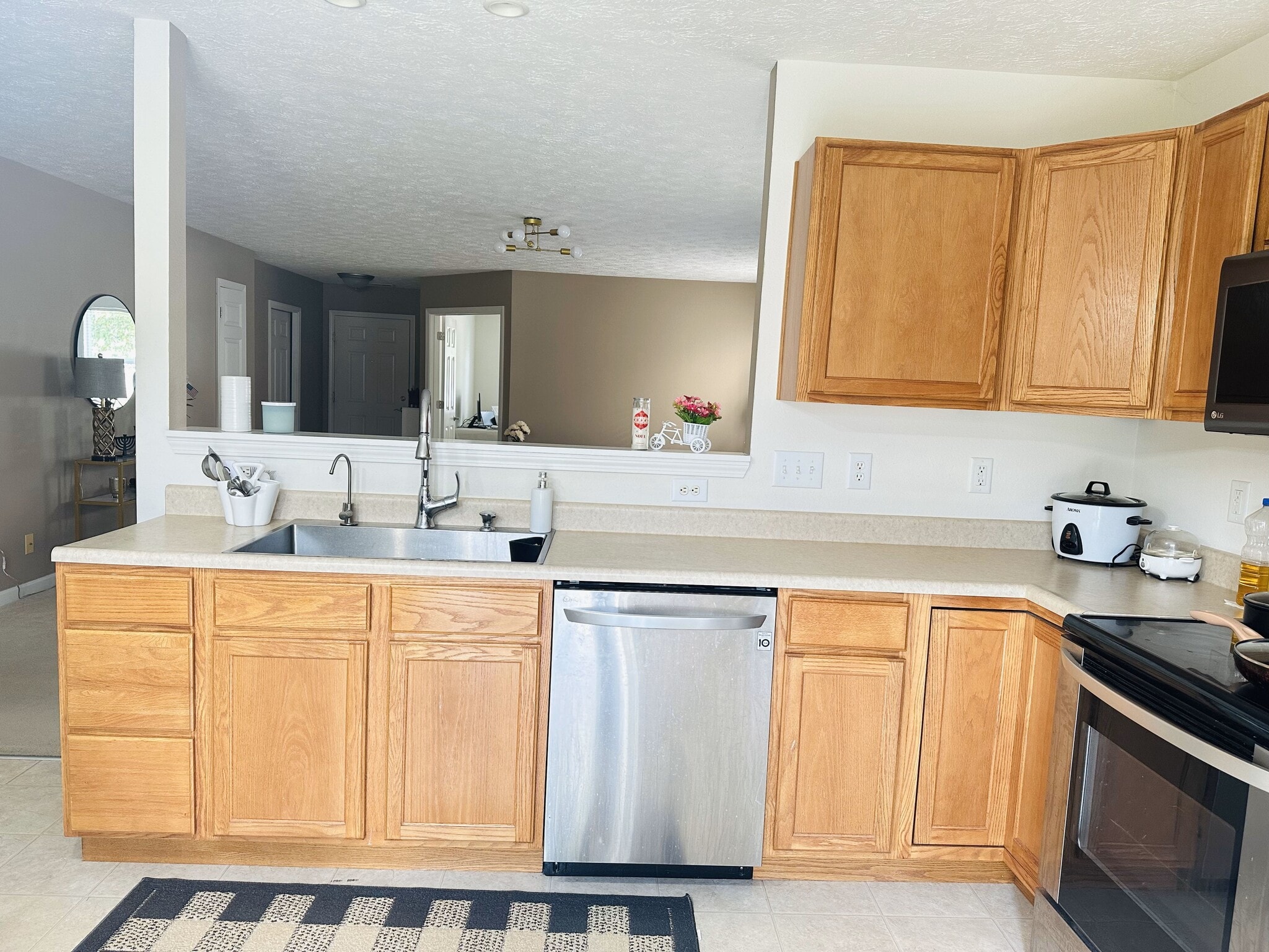 Building Photo - 3003 Remington Dr