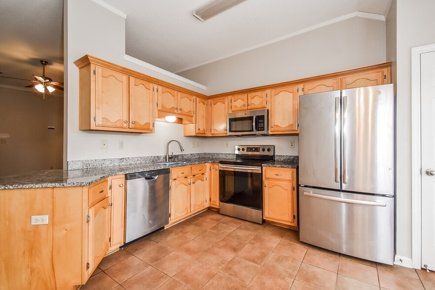 Building Photo - 8456 Cross Point Dr