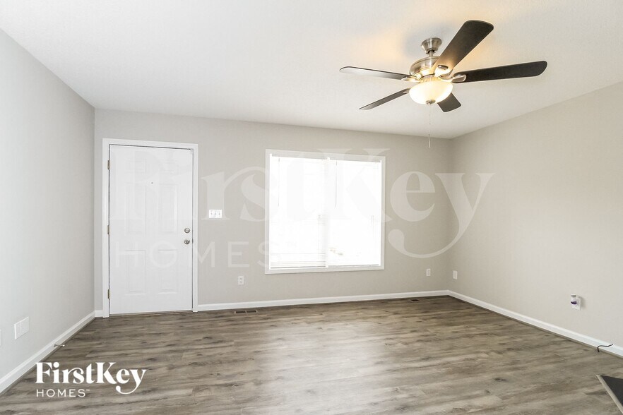 Building Photo - 2200 Emerald Creek Ct