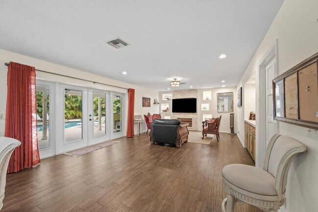 Building Photo - 92 Squire Dr