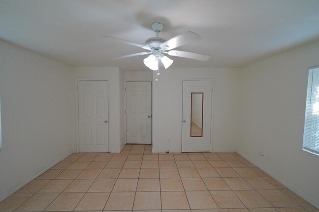 Building Photo - 702 Nassau St