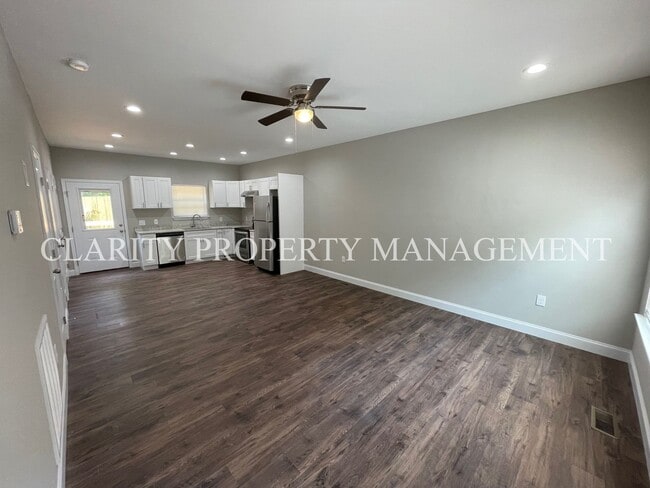Building Photo - Newly Constructed Townhome!