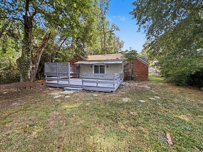 Building Photo - 987 Parkhaven Ln