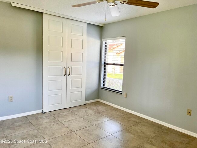 Building Photo - 1059 Country Club Dr