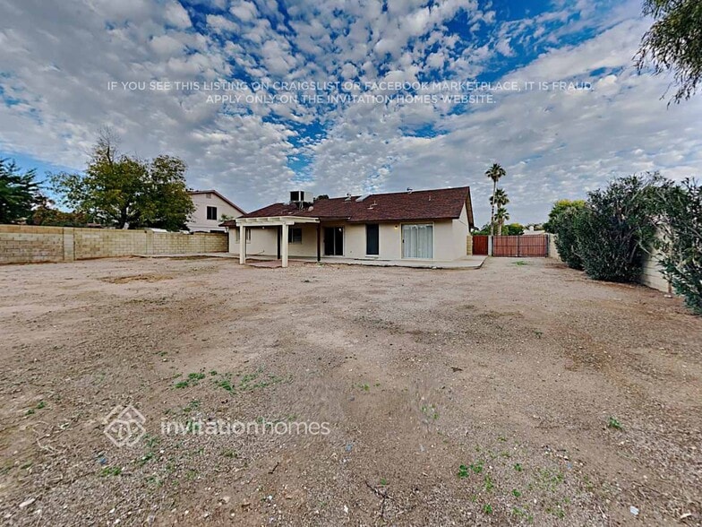 Building Photo - 18432 N 46th Ave