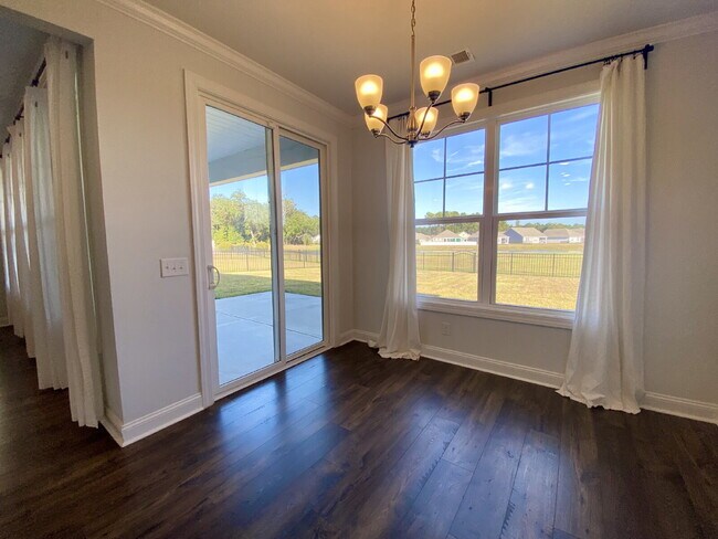 Building Photo - Spacious, Four Bedroom, Ranch Style Home!