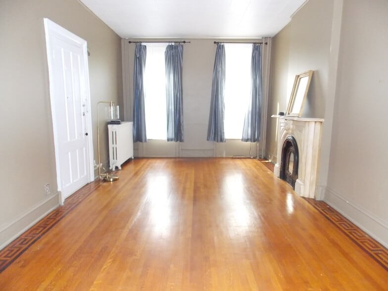 Building Photo - 78 Dove St