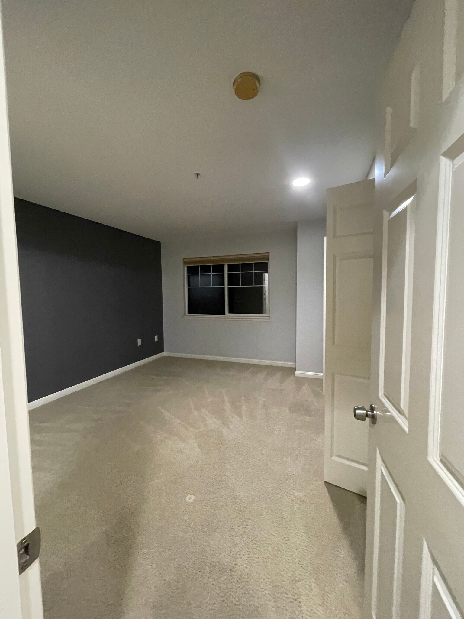 Building Photo - 9205 122nd Ct NE