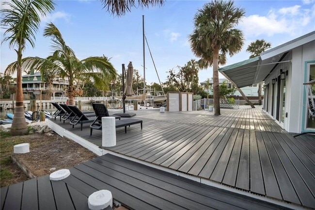 Building Photo - 31 Lands End Ln