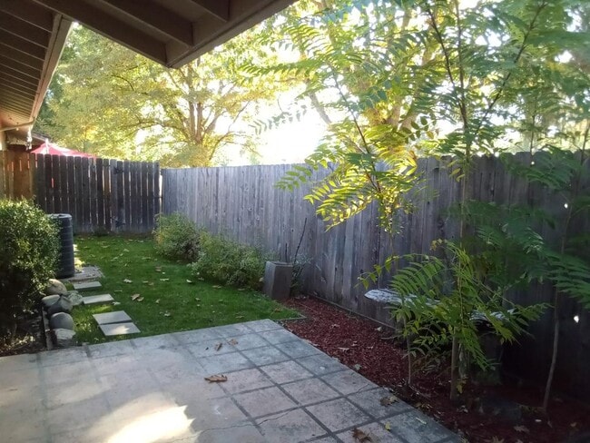 Building Photo - 300 Shafer Ln