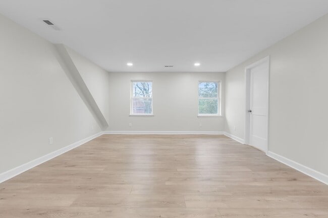 Building Photo - Fully Remodeled 4-Bedroom Home in Southern Lehigh School District