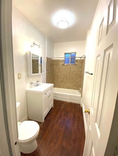 Newly renovated bathroom - 817 Anaheim St